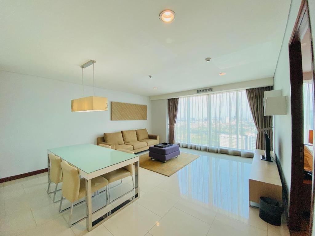 The H Tower Rasuna Suites Kuningan Jakarta By Villaloka Kültér fotó
