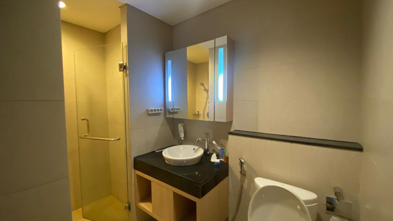 The H Tower Rasuna Suites Kuningan Jakarta By Villaloka Kültér fotó