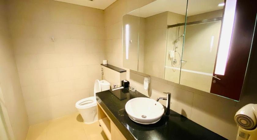 The H Tower Rasuna Suites Kuningan Jakarta By Villaloka Kültér fotó