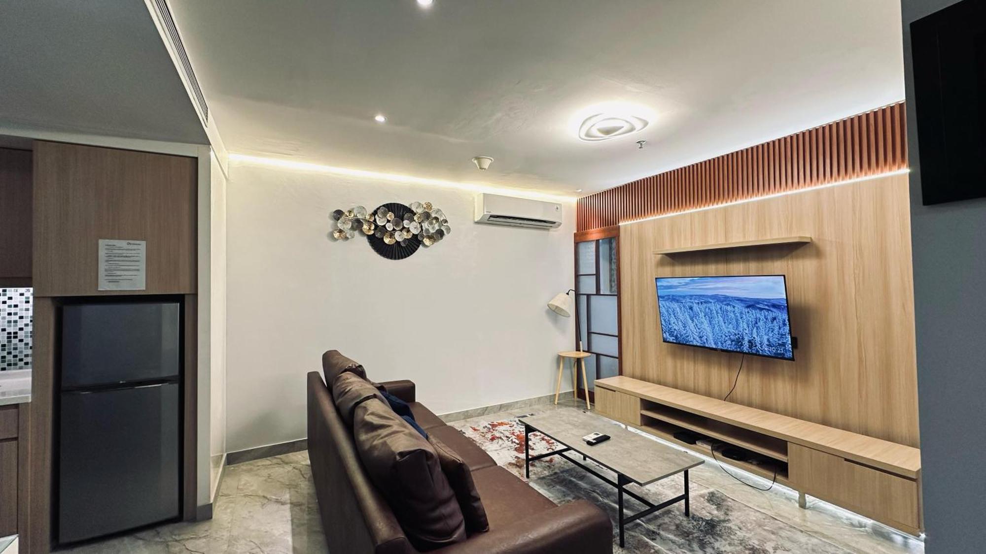 The H Tower Rasuna Suites Kuningan Jakarta By Villaloka Kültér fotó